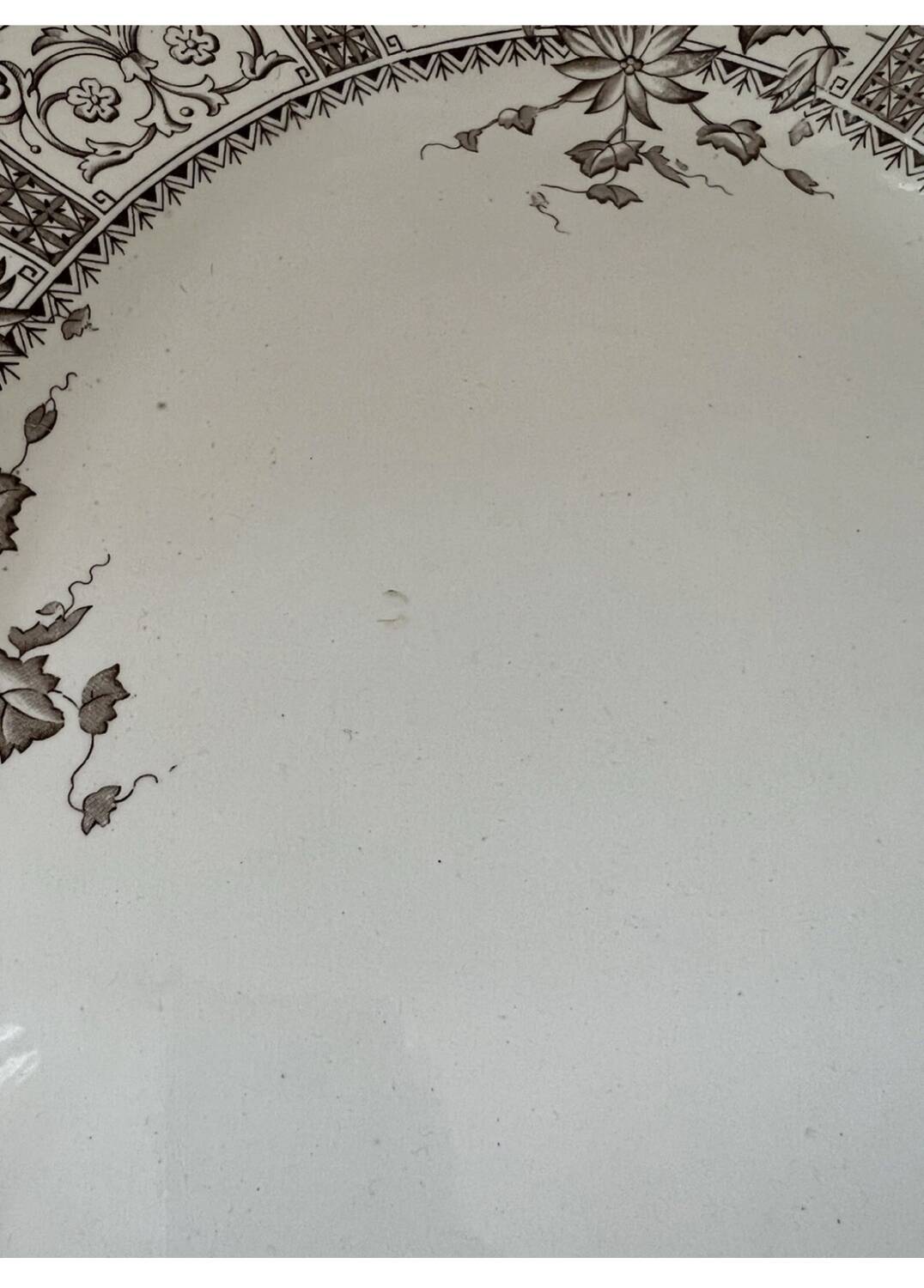Large Serving Dish Wedgwood Venetia Terre de Fer England XIX