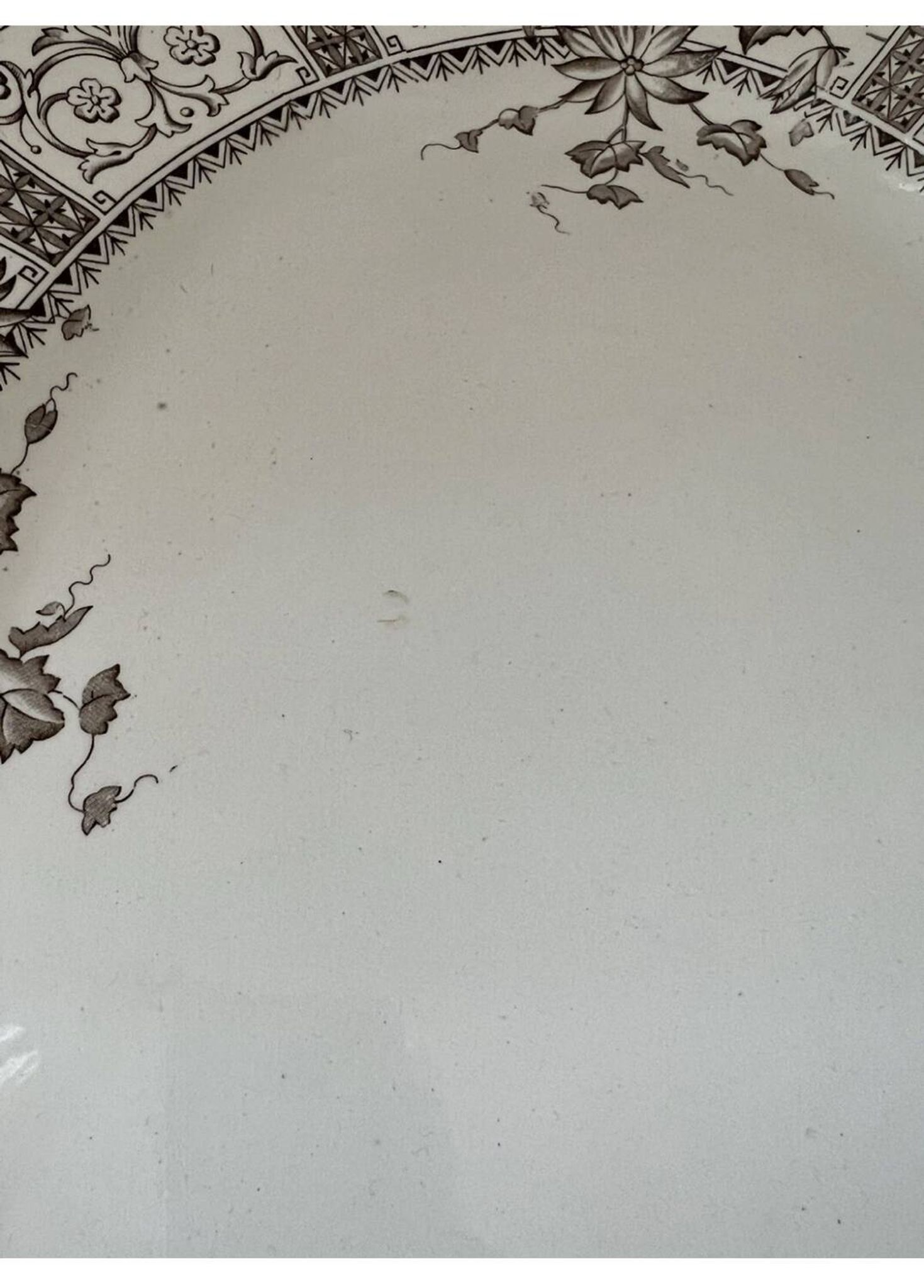 Large Serving Dish Wedgwood Venetia Terre de Fer England XIX