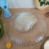 Flat set and 6 shell-shaped glass ramekins