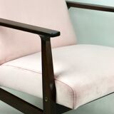 Fauteuil en velours rose années 1970