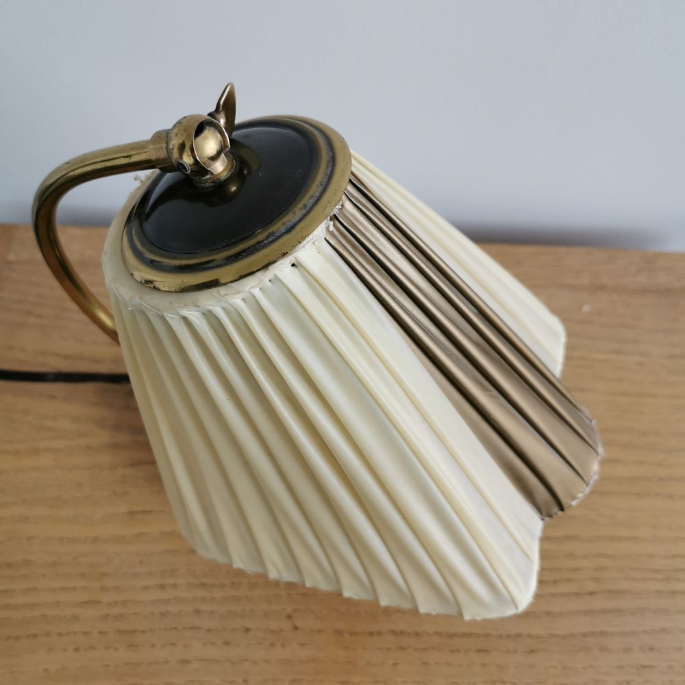 Retro bedside lamp
