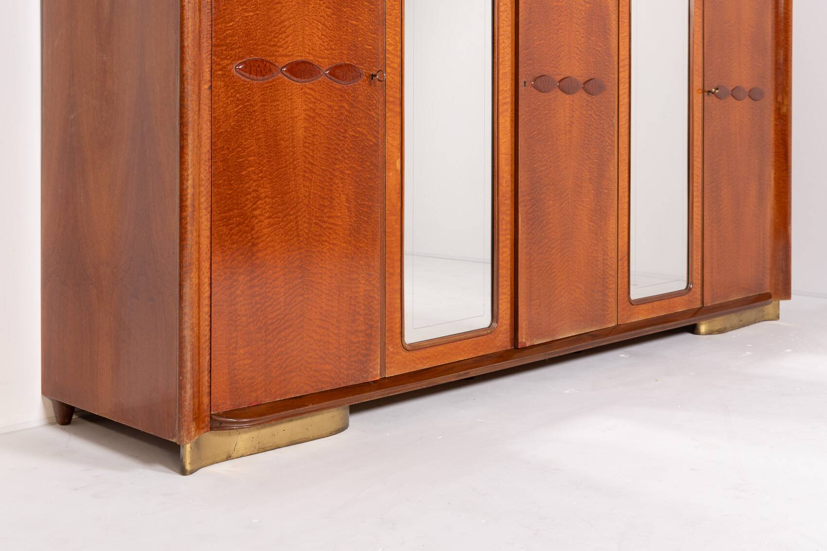 Italian Mid-Century Maple veneer wardrobe from 1950’s