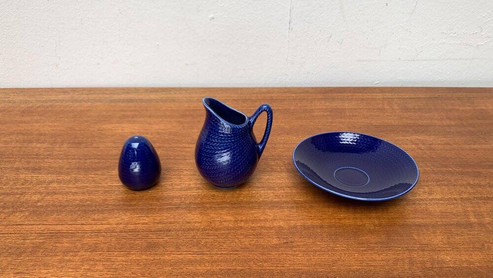 Swedish Salier Mid-Century Bla Eld, Salt Shaker, Milk Jug, Saucer and Plate by Hertha Bengtson for Rörstrand, 1960s, Set of 4