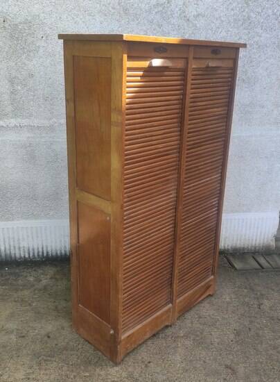 Double filing cabinet, curtain cabinet