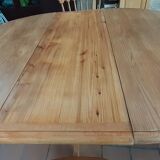 Interior's table and 4 chairs