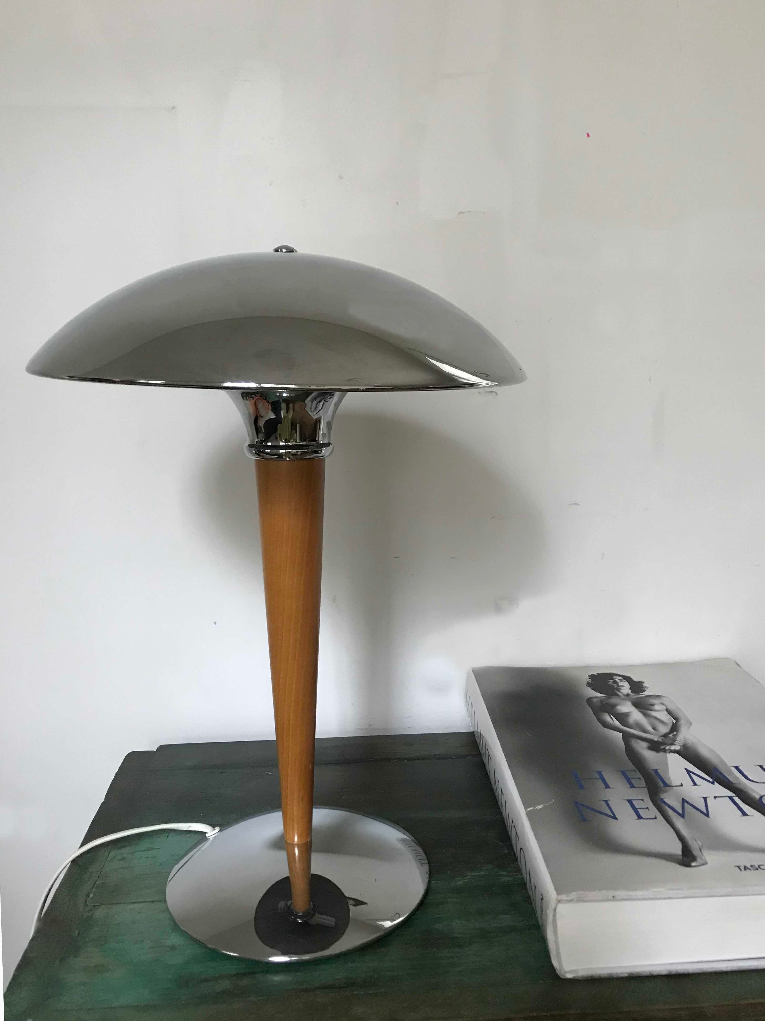 Vintage liner lamp