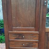 Armoire parisienne