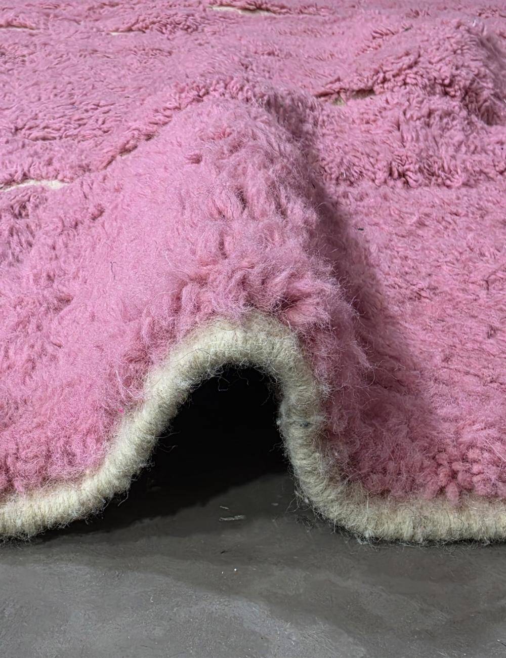 Contemporary Pink Rug - 390 x 290 cm