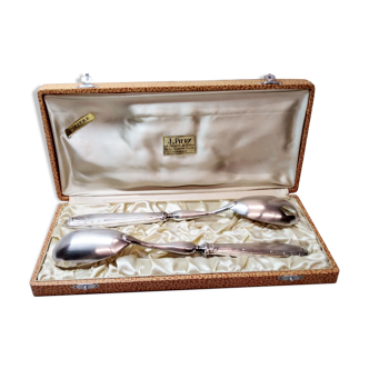 Silver metal salad cutlery