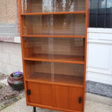 Vintage shelf window