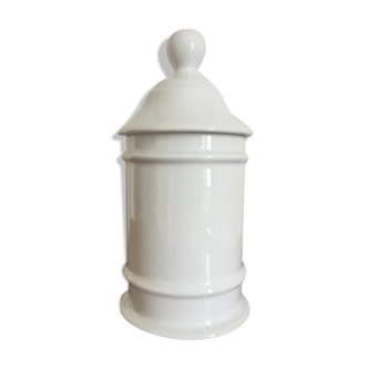 Porcelain apothecary pot
