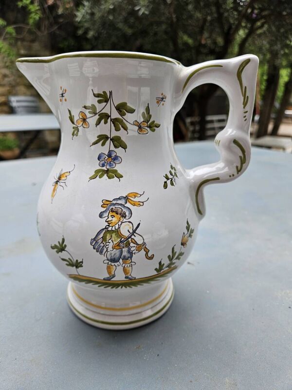 lot carafe, théière, pot à lait Moustiers fait main
