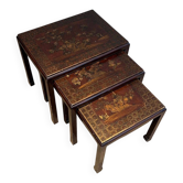Suite de Trois Tables Gigognes Laquées à Décors Chinoisants, France vers 19