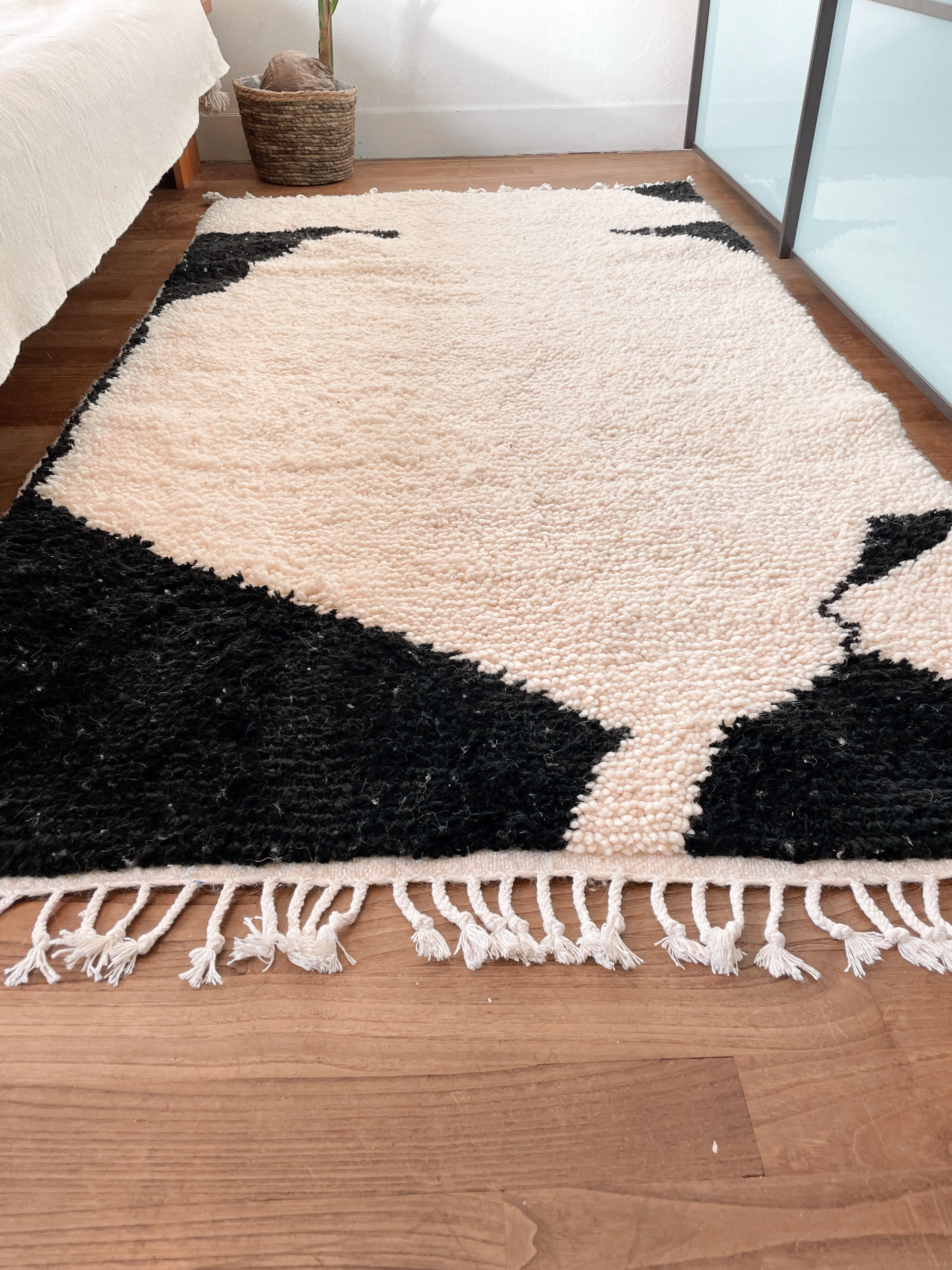 Berber carpet blessed Ouarain modern design bed descent  101x185cm