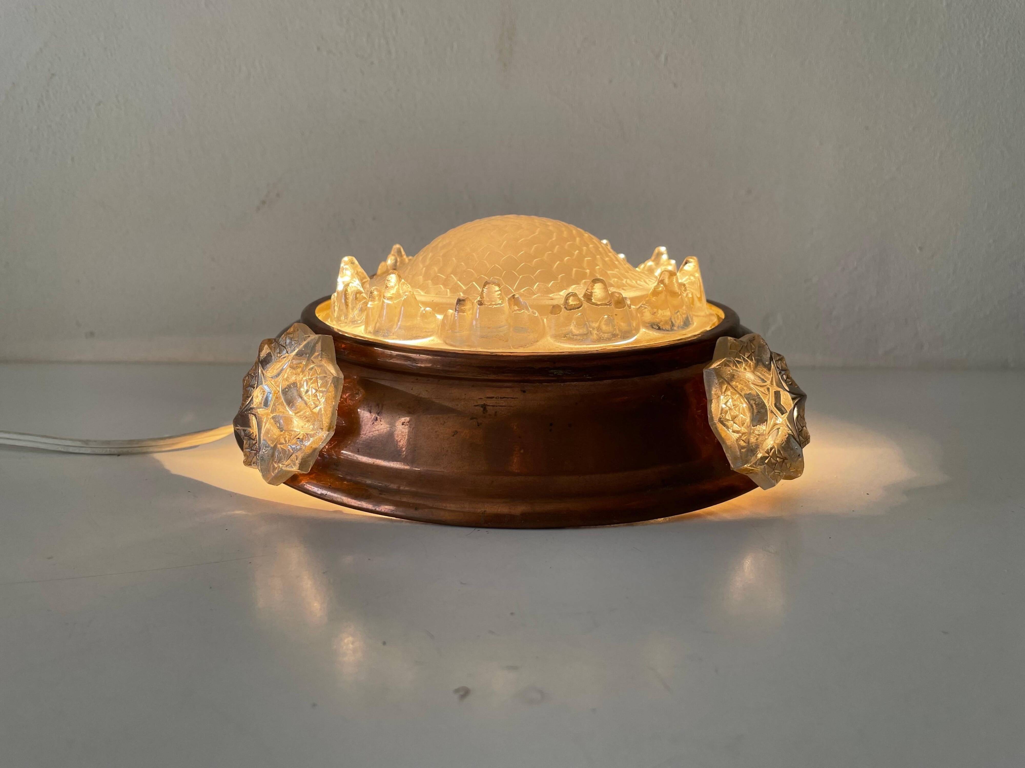 Exceptional flush ceiling light Italian Art Deco in copper and glass, 1940s, Italy