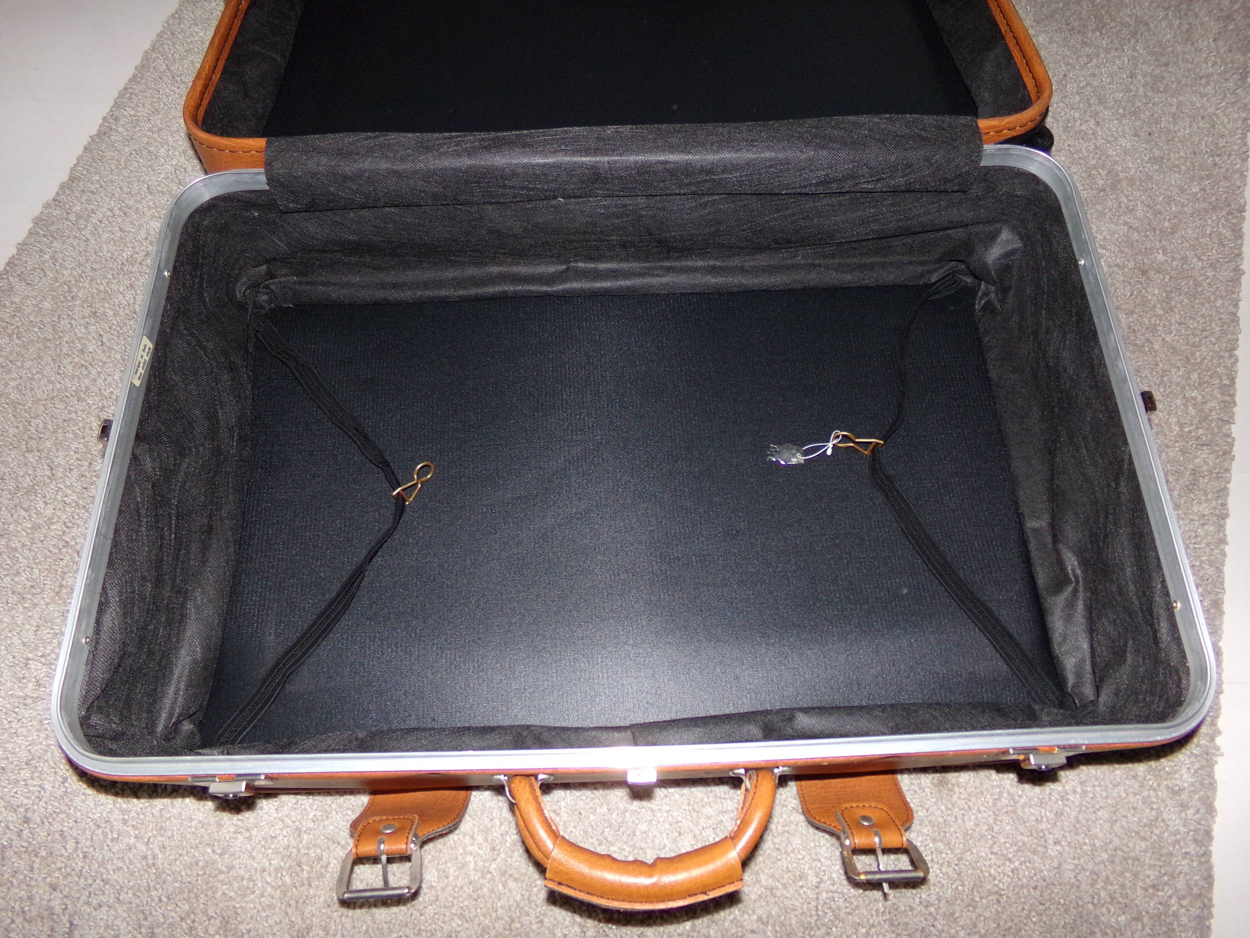 Vintage retro skai case