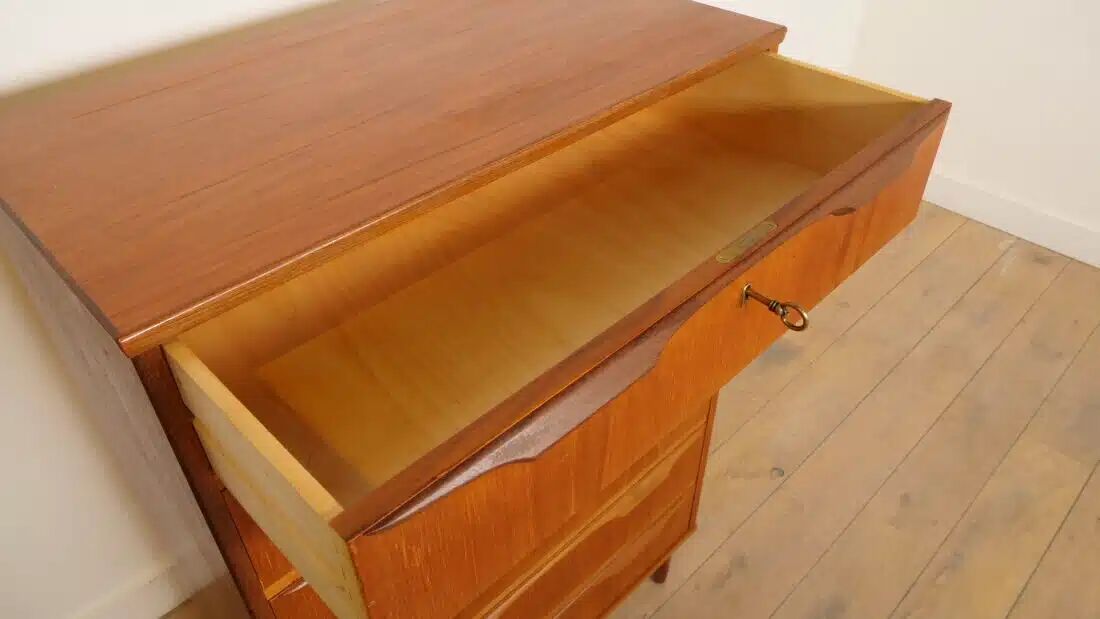 Vintage Danish chest of drawers | Teak | 6 drawers | 122 cm