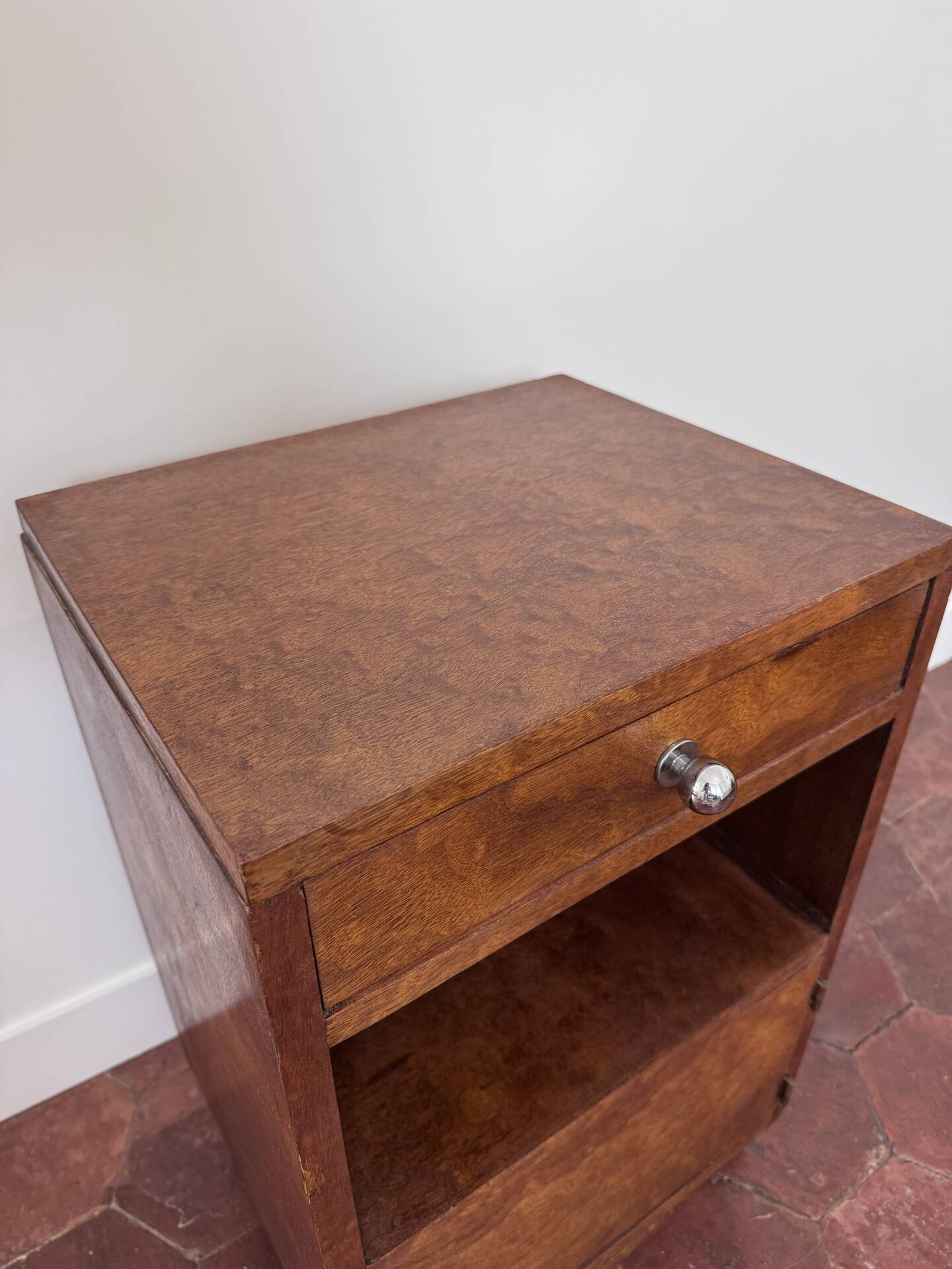 Pair of bedside tables / Art Deco accent furniture from the 1930s.