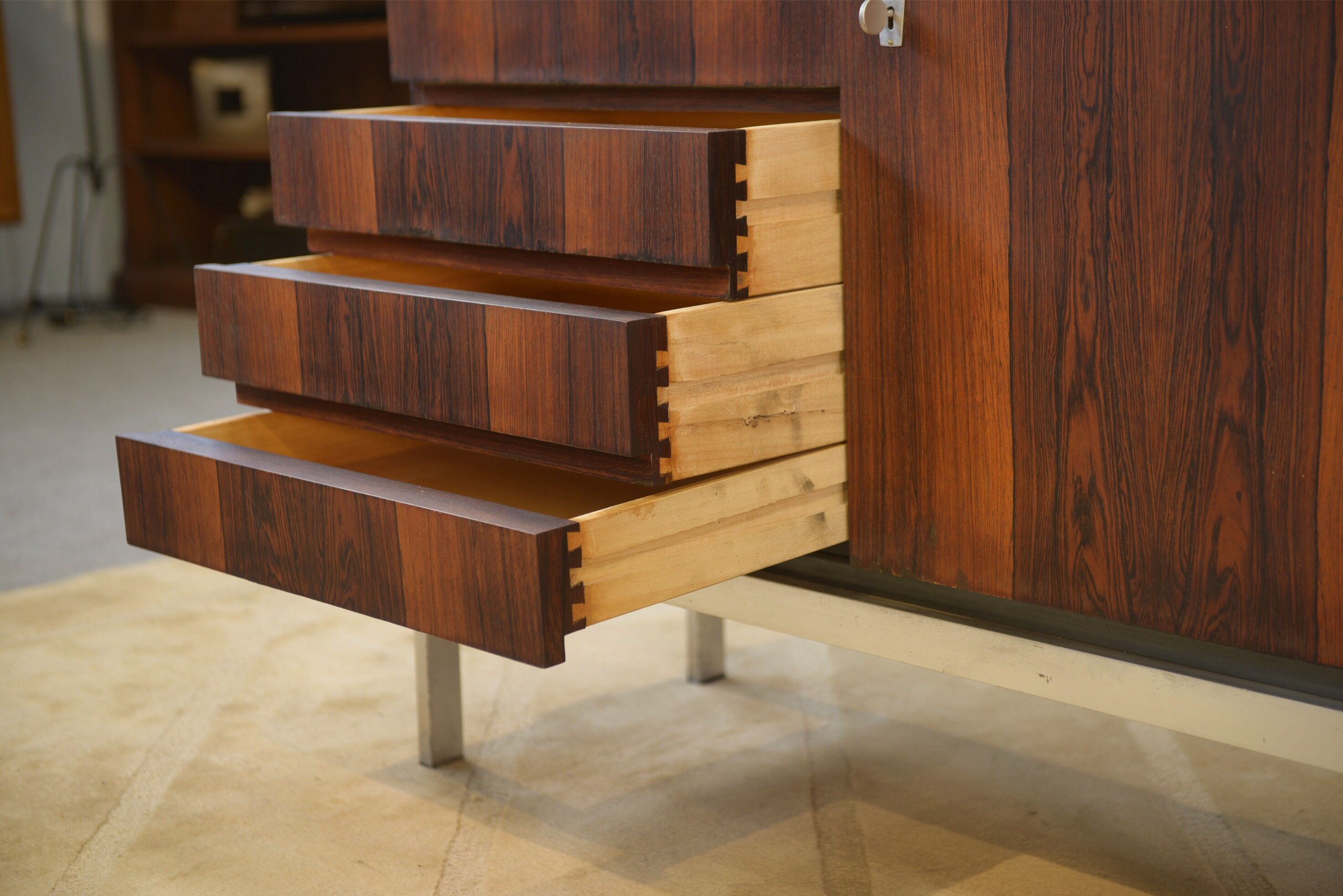 Buffet bar design en palissandre 1970’s