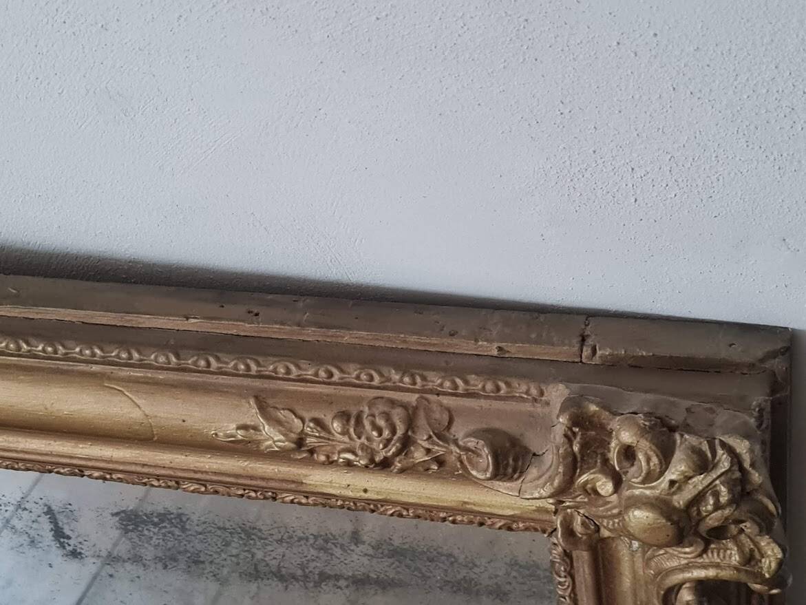 Antique rectangular mirror with mouldings 103 x 68