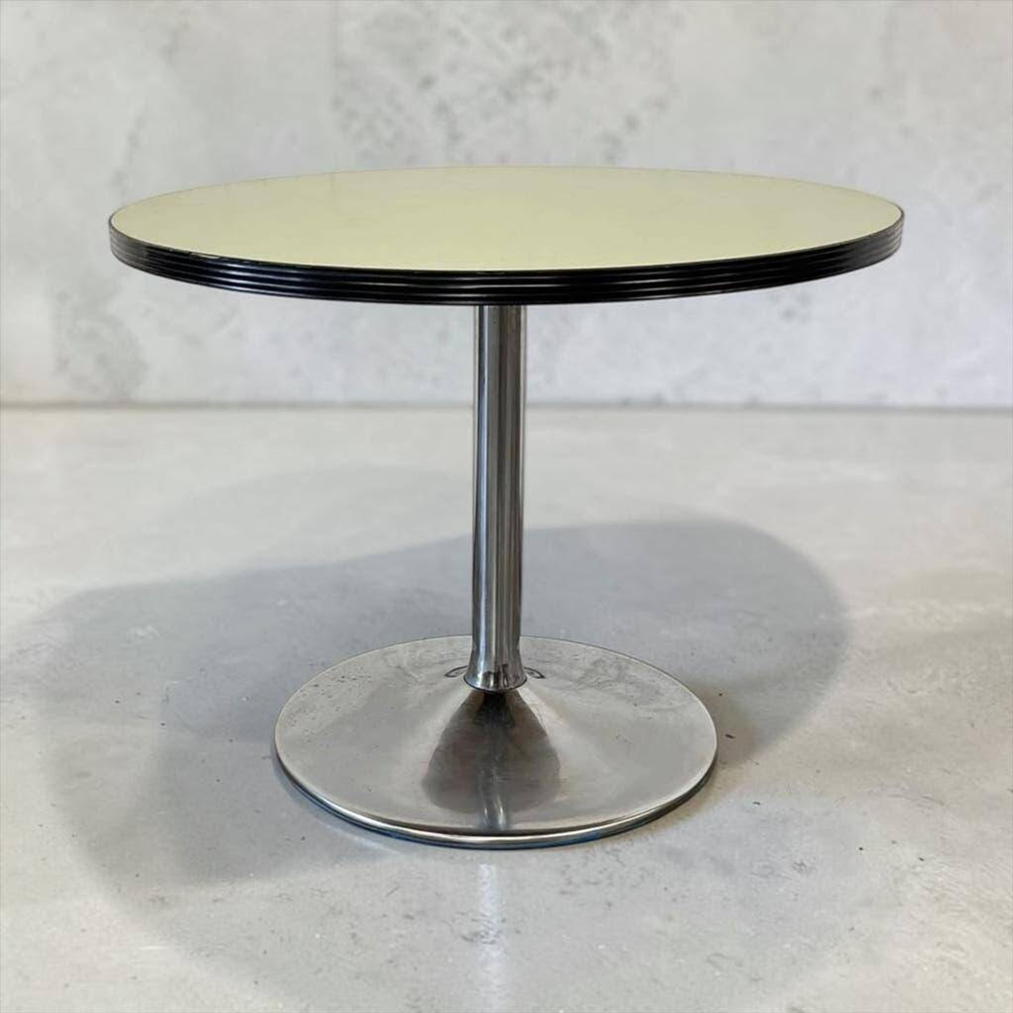 Vintage mint green round coffee table/side table with chrome legs.