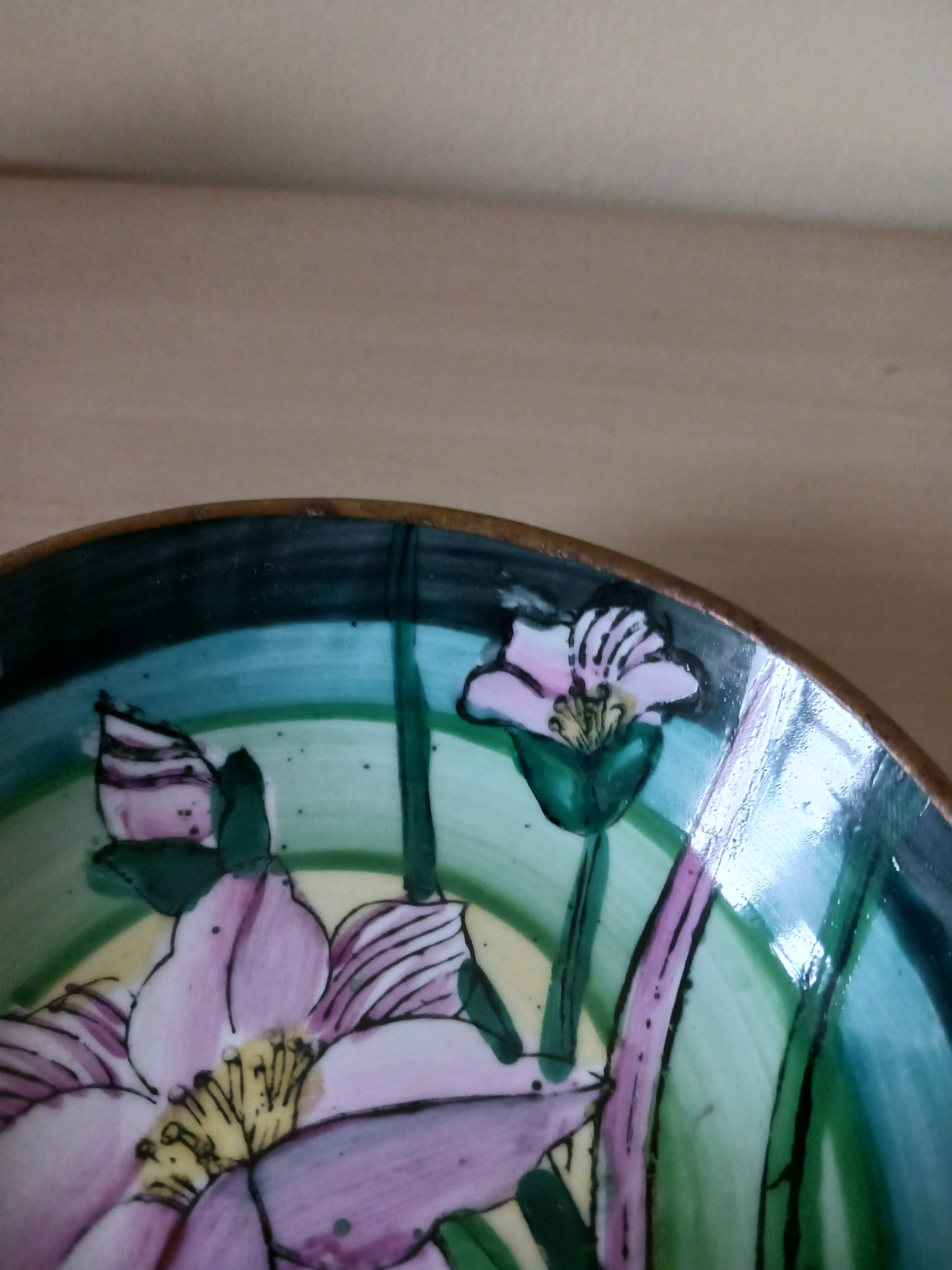 Coupelle de chine , en porcelaine émaillée