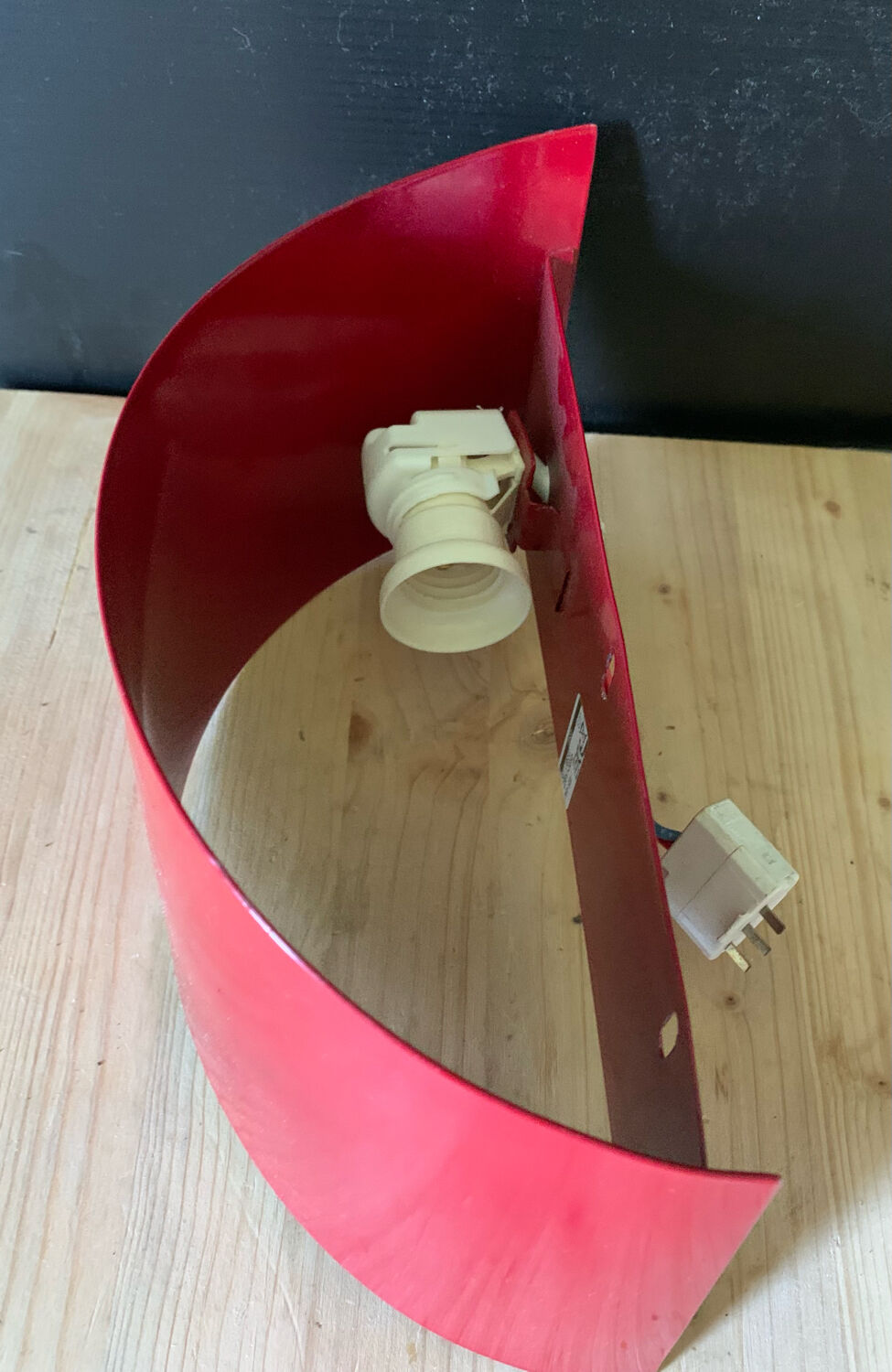 Red metal wall lamp