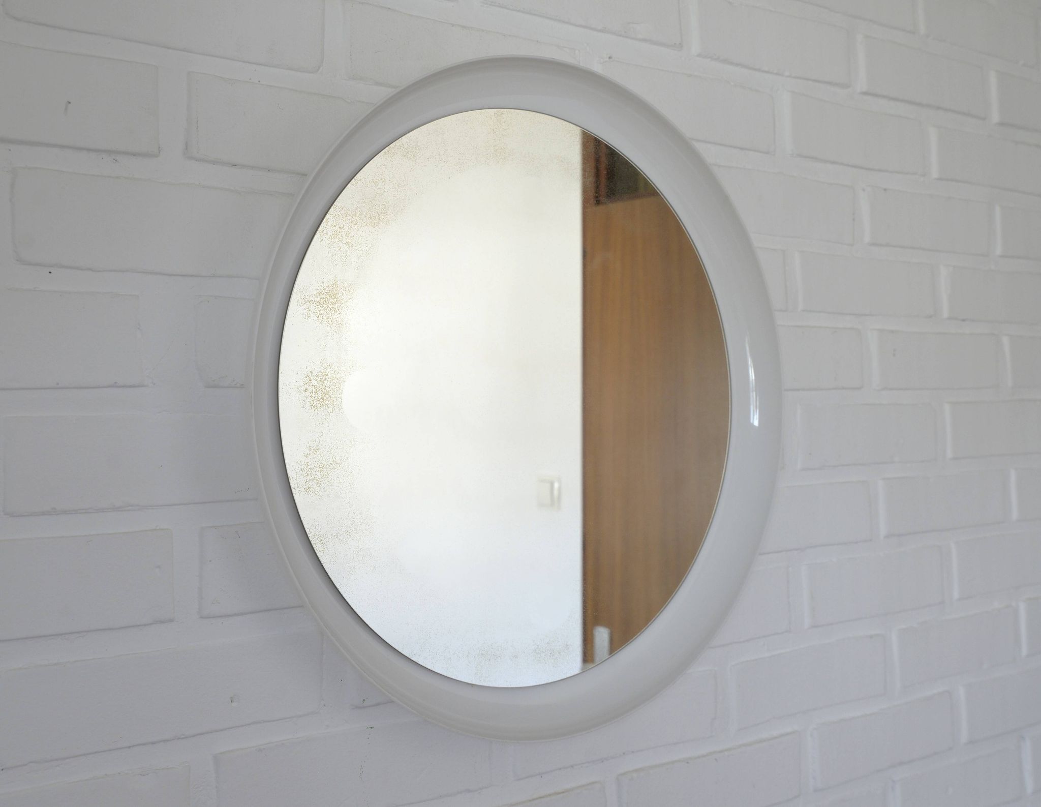Vintage wall round white plastic mirror, Meblo 1970, retro