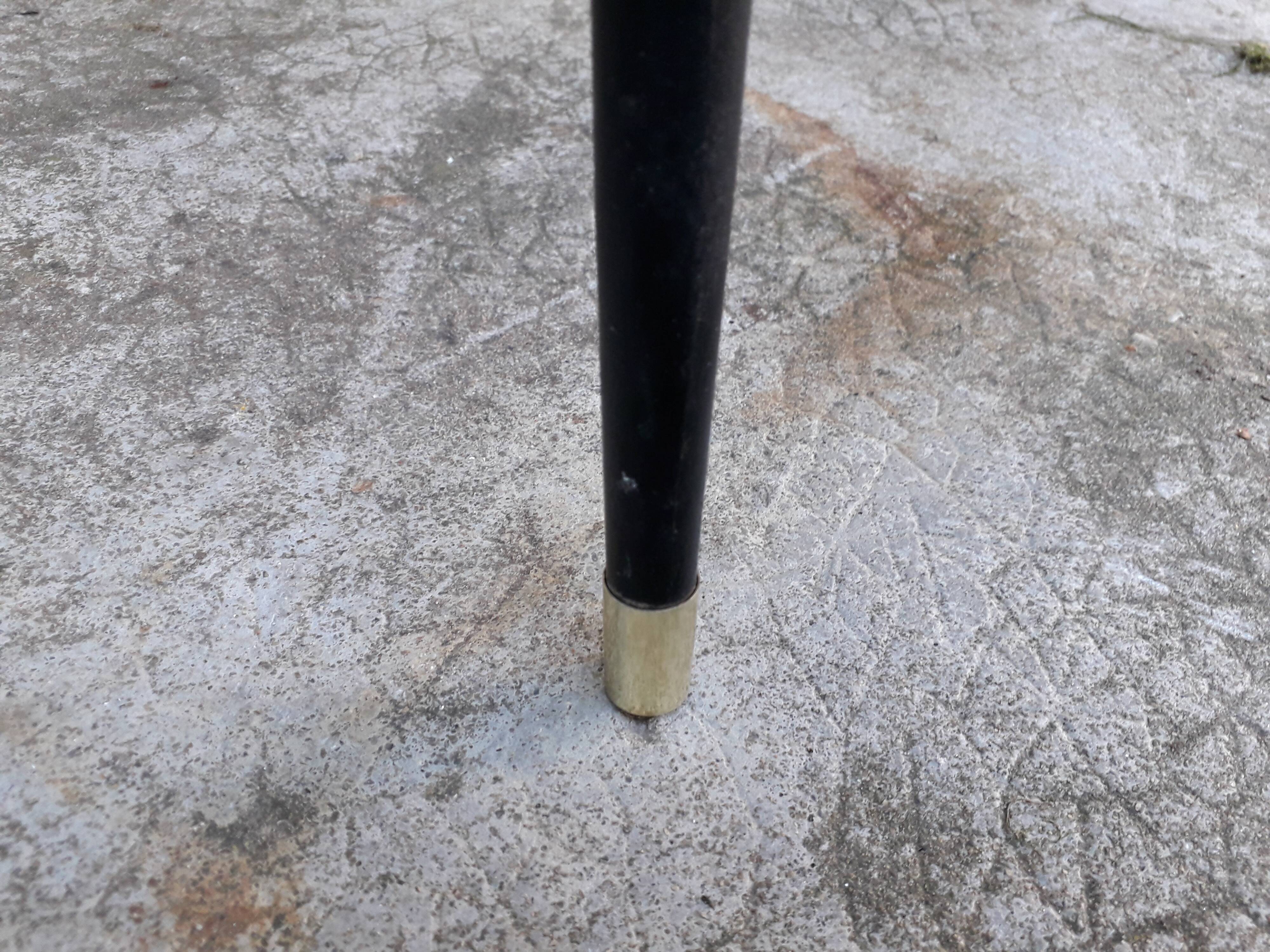 Vintage coffee table spindle legs