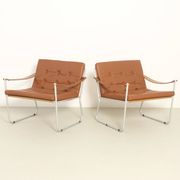 Paire de fauteuils de style safari avec accoudoirs en sangles de cuir, 1960