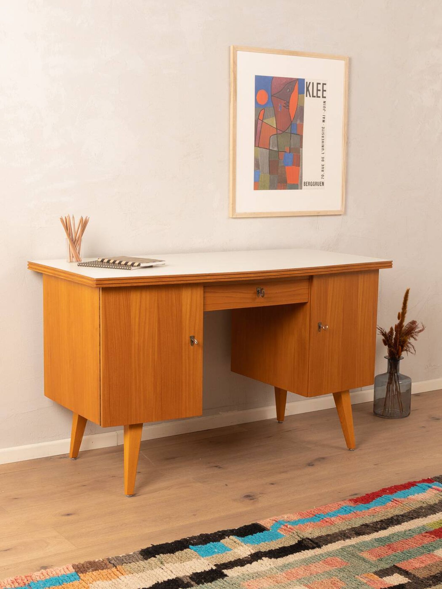 Bureau en bois autoportant, années 1950