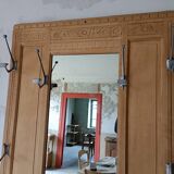 Entrance hall, renovated Art Deco coat rack