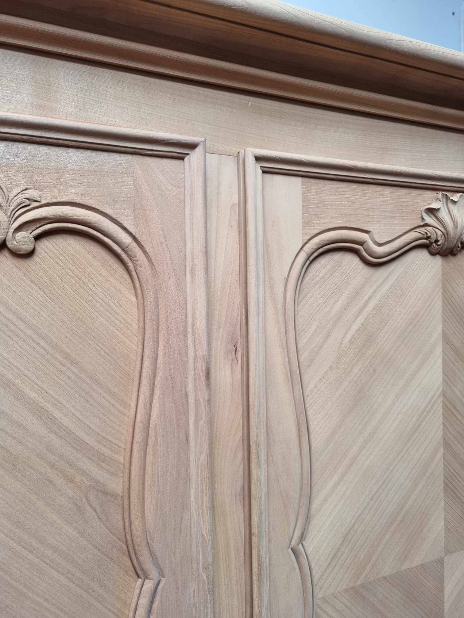 3 door wardrobe in natural wood