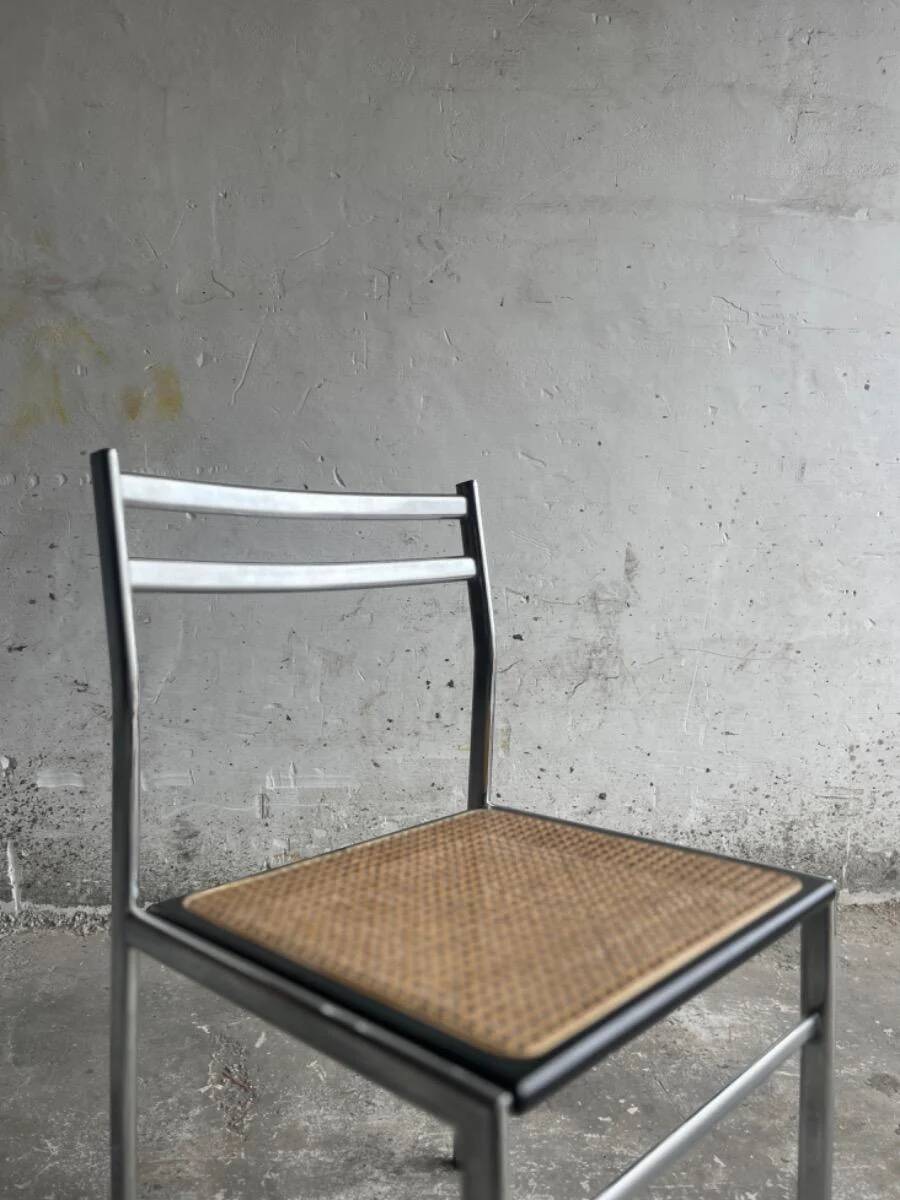 Chaise italienne chromée style Mid-Century avec assise en sangles naturelles — Structure chromée argentée