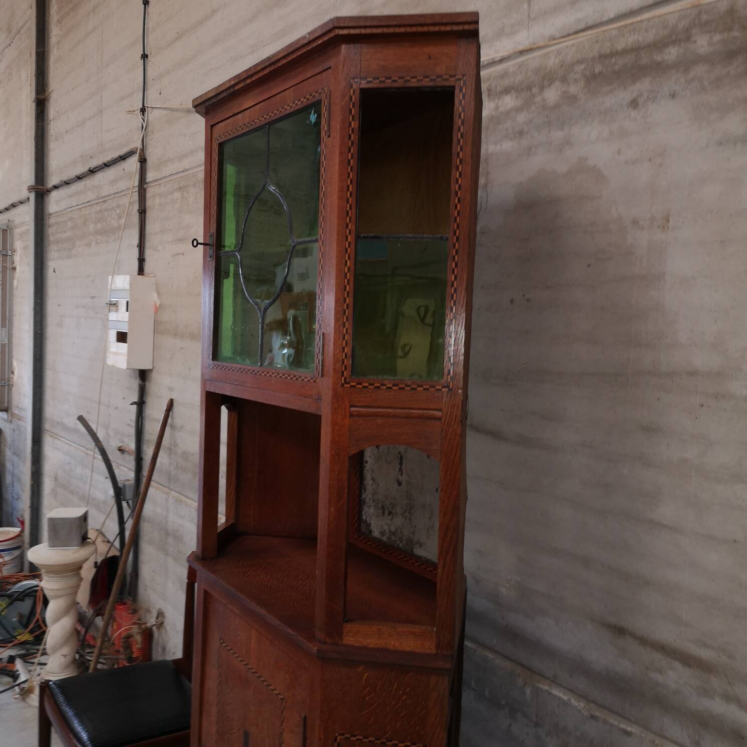 Corner cabinet oak art craft art nouveau 1920