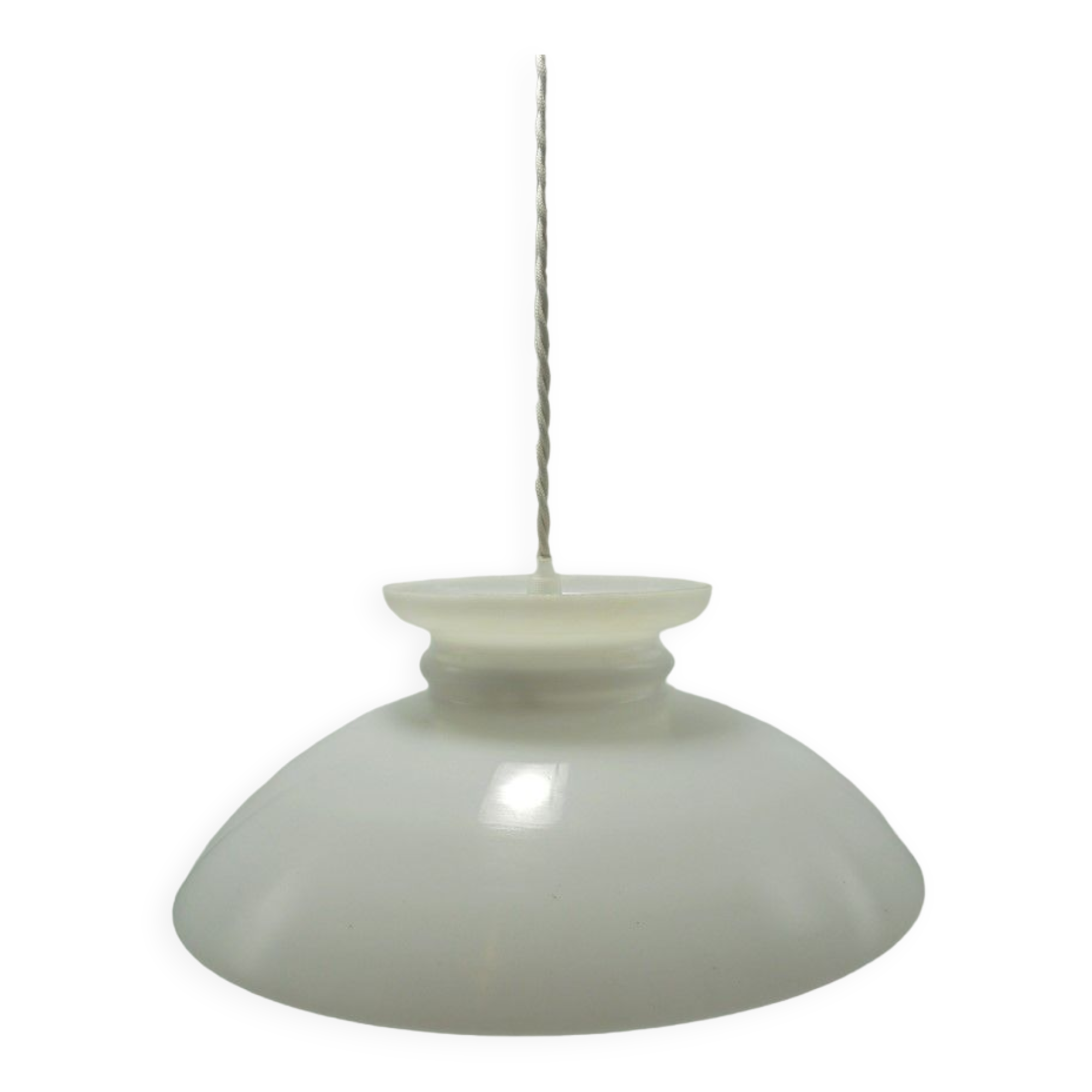 White opaline suspension