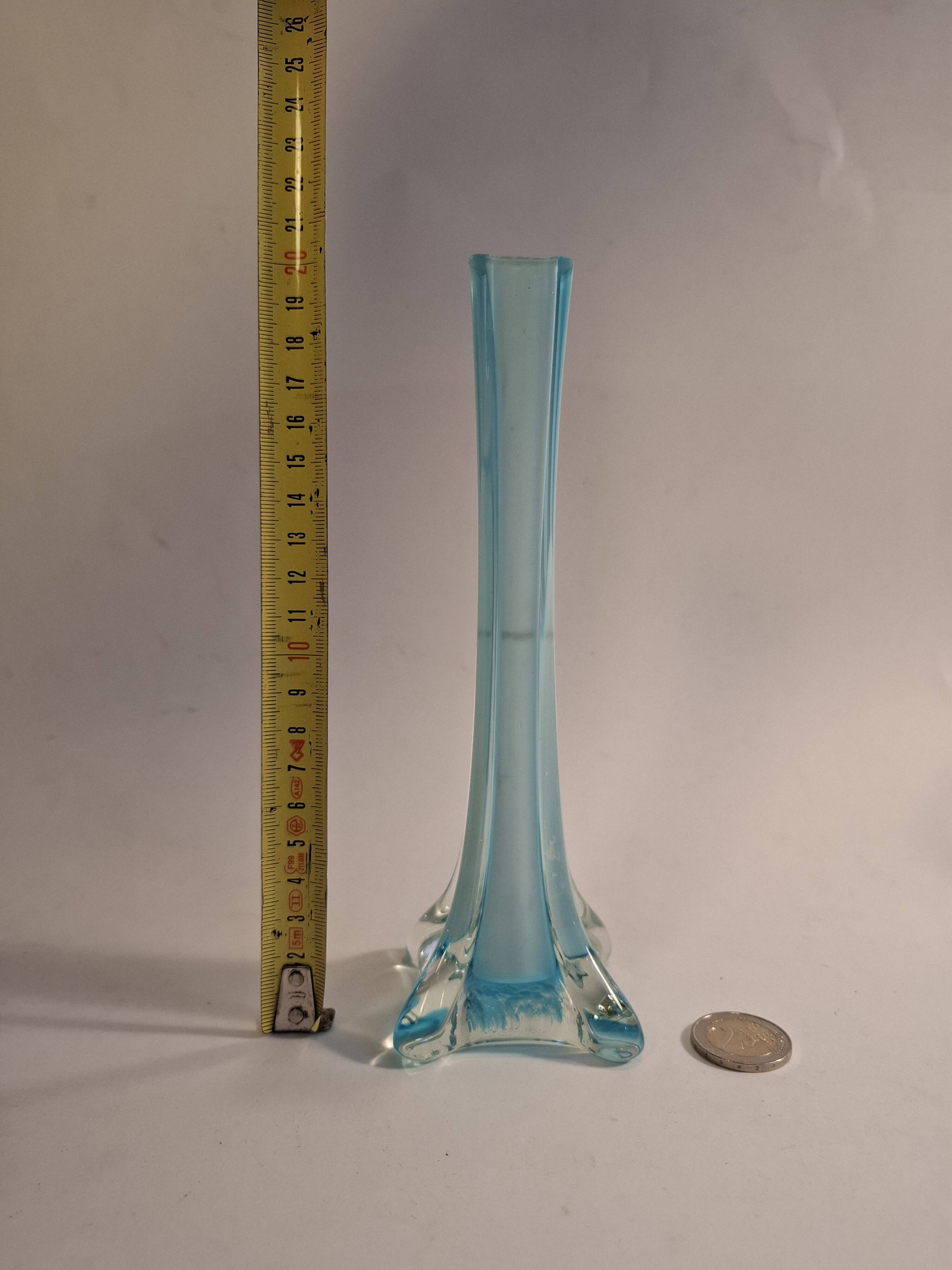 Soliflore en verre bleu
