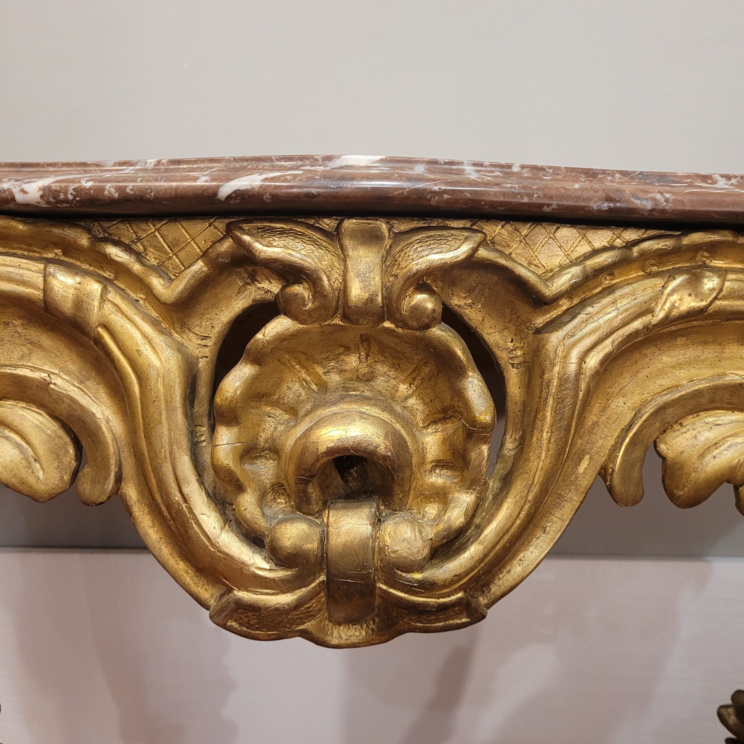 Console d'appui, murale en bois sculpté doré, Louis XV, XVIIIe siècle, France