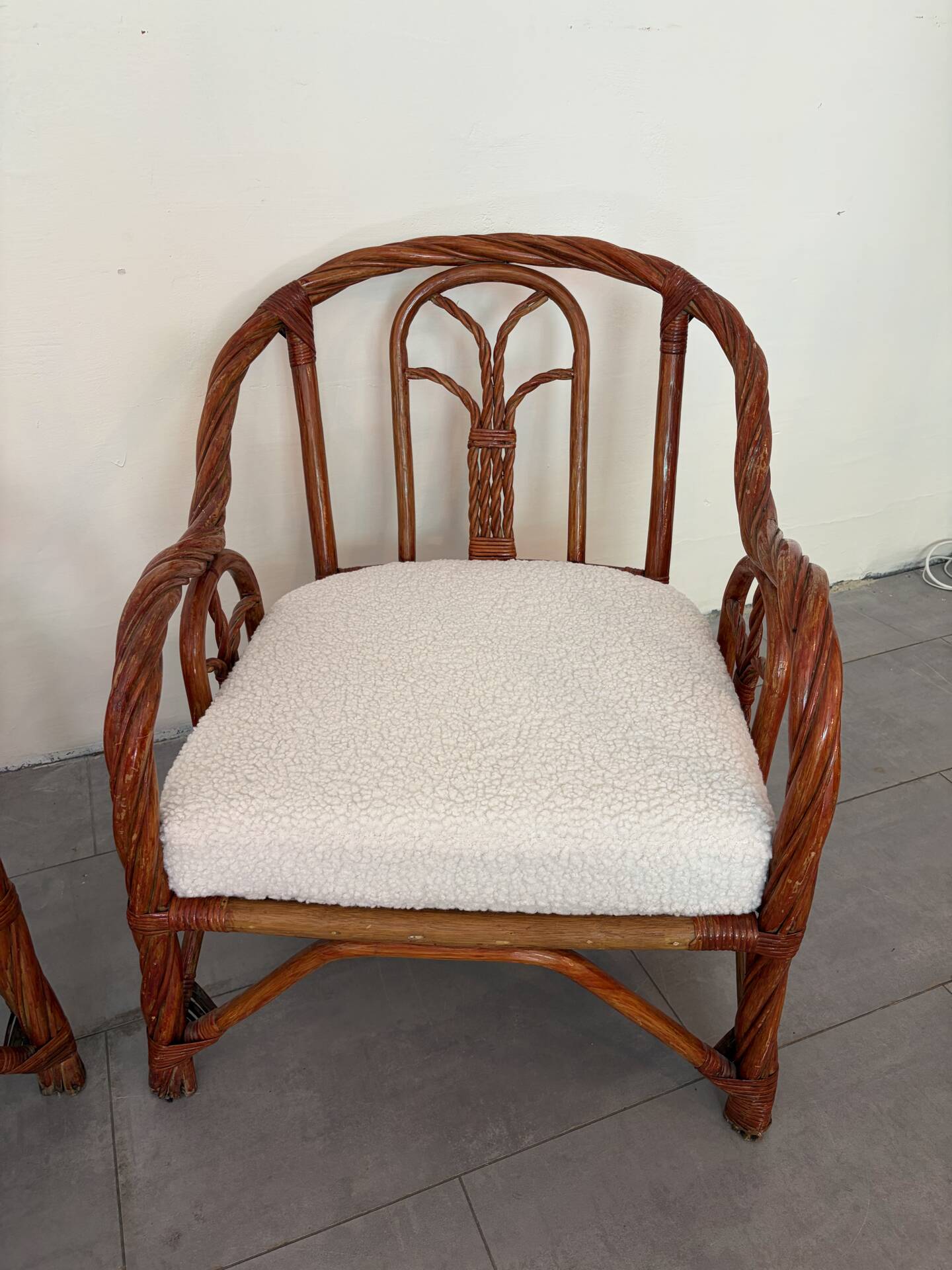 Paire de fauteuils en rotin torsadé 