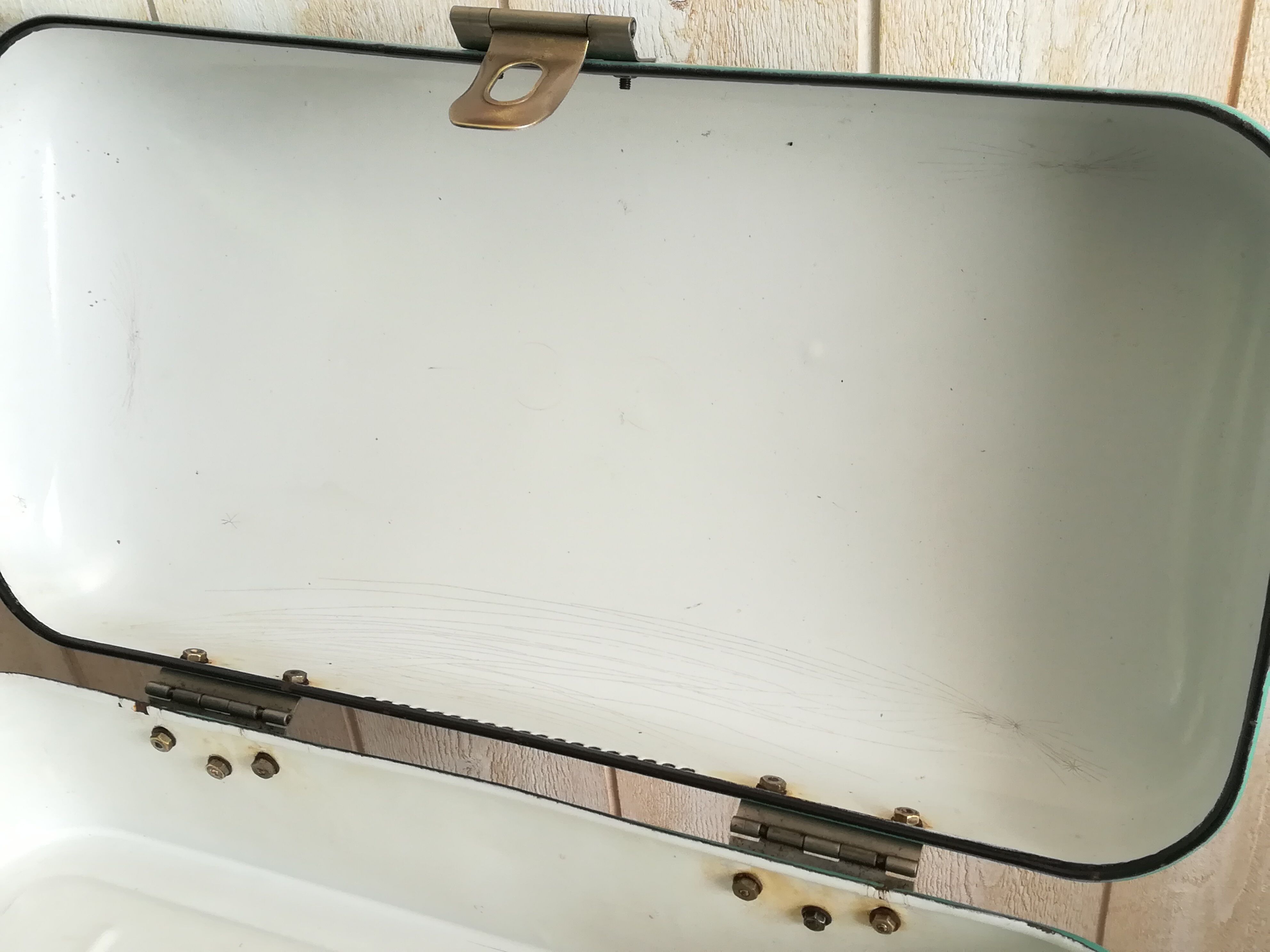 Minth blue enamelled metal box