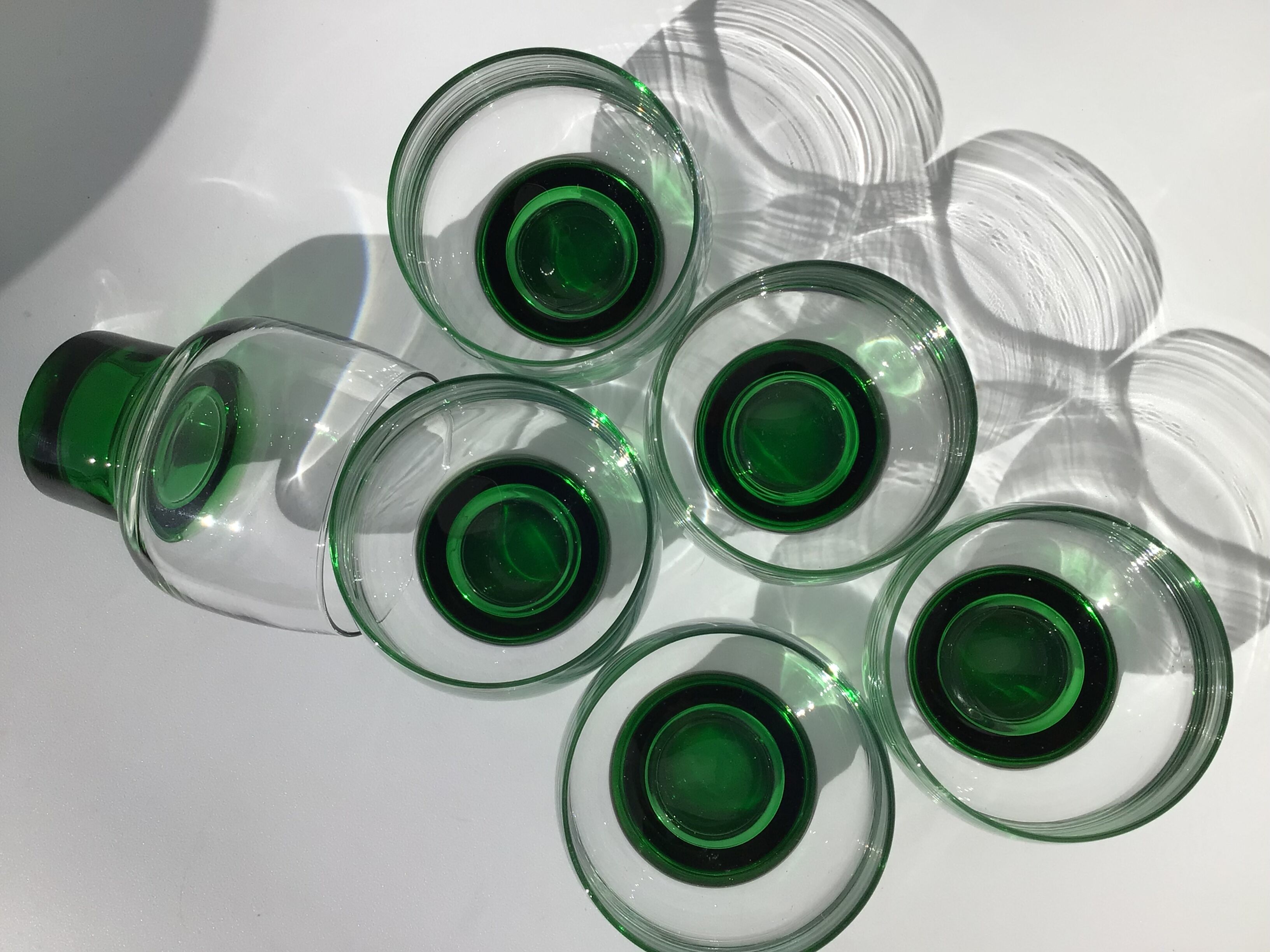 7 water glasses or wine hollow foot green glass diameter 8cm