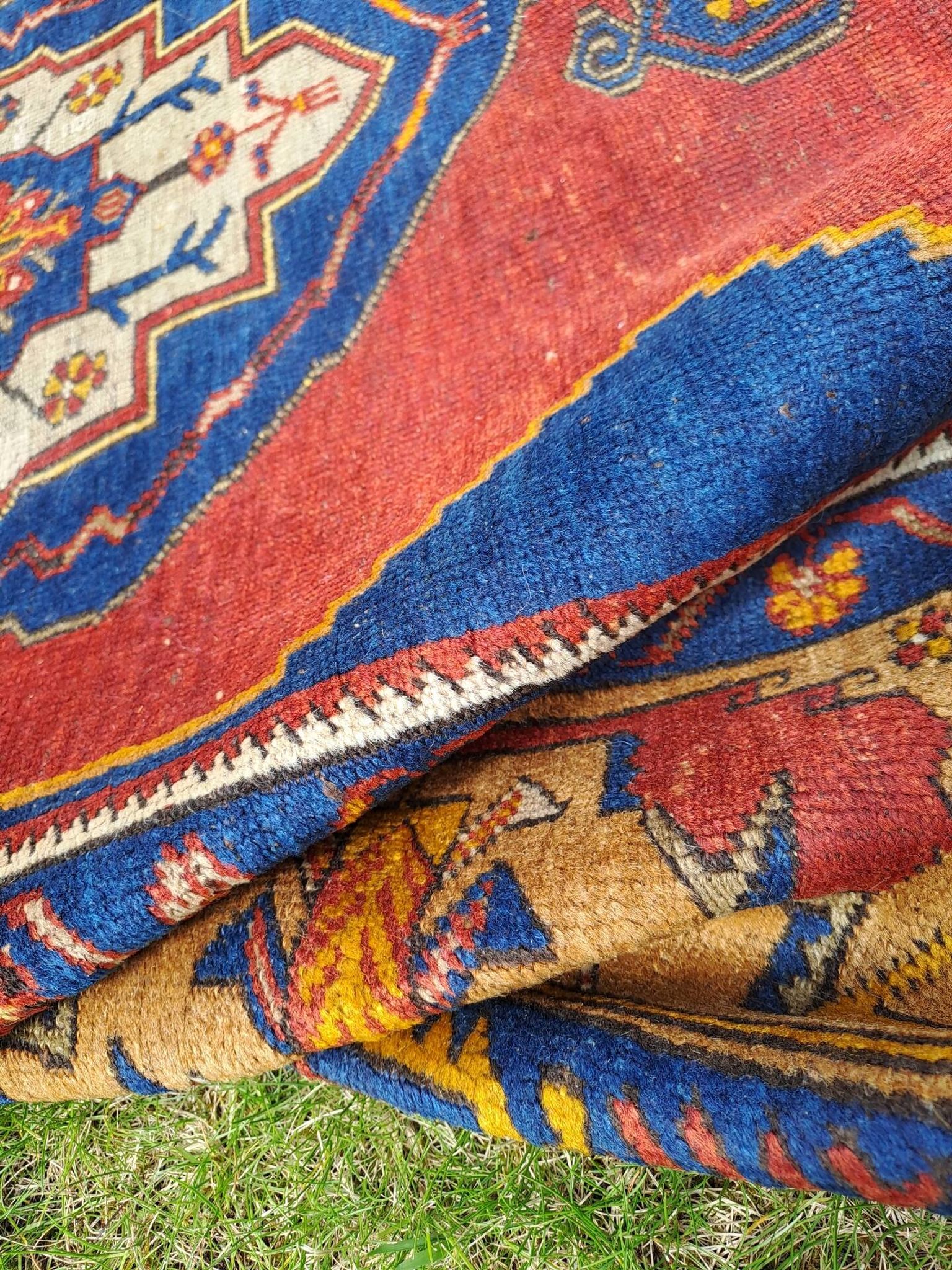 Turkish YAHYALI vintage anatomy rug handmade in wool - 131 x 227