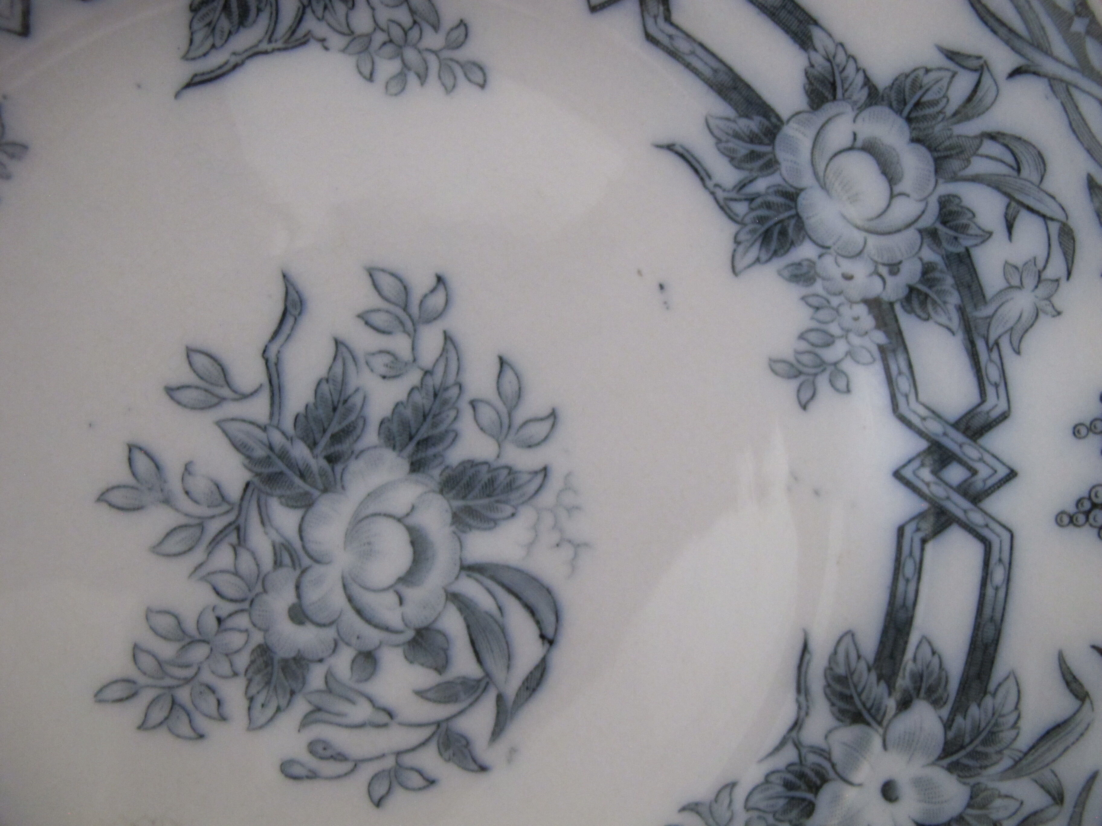 4 plates of Sarreguemines, model "Ceres"