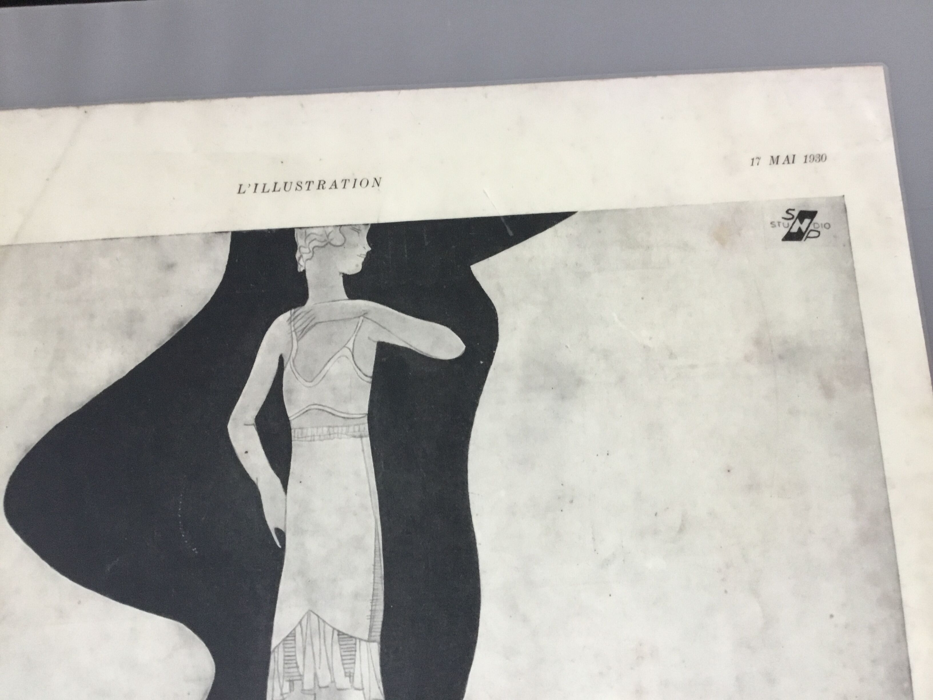 Vintage advertising to frame lingerie claverie