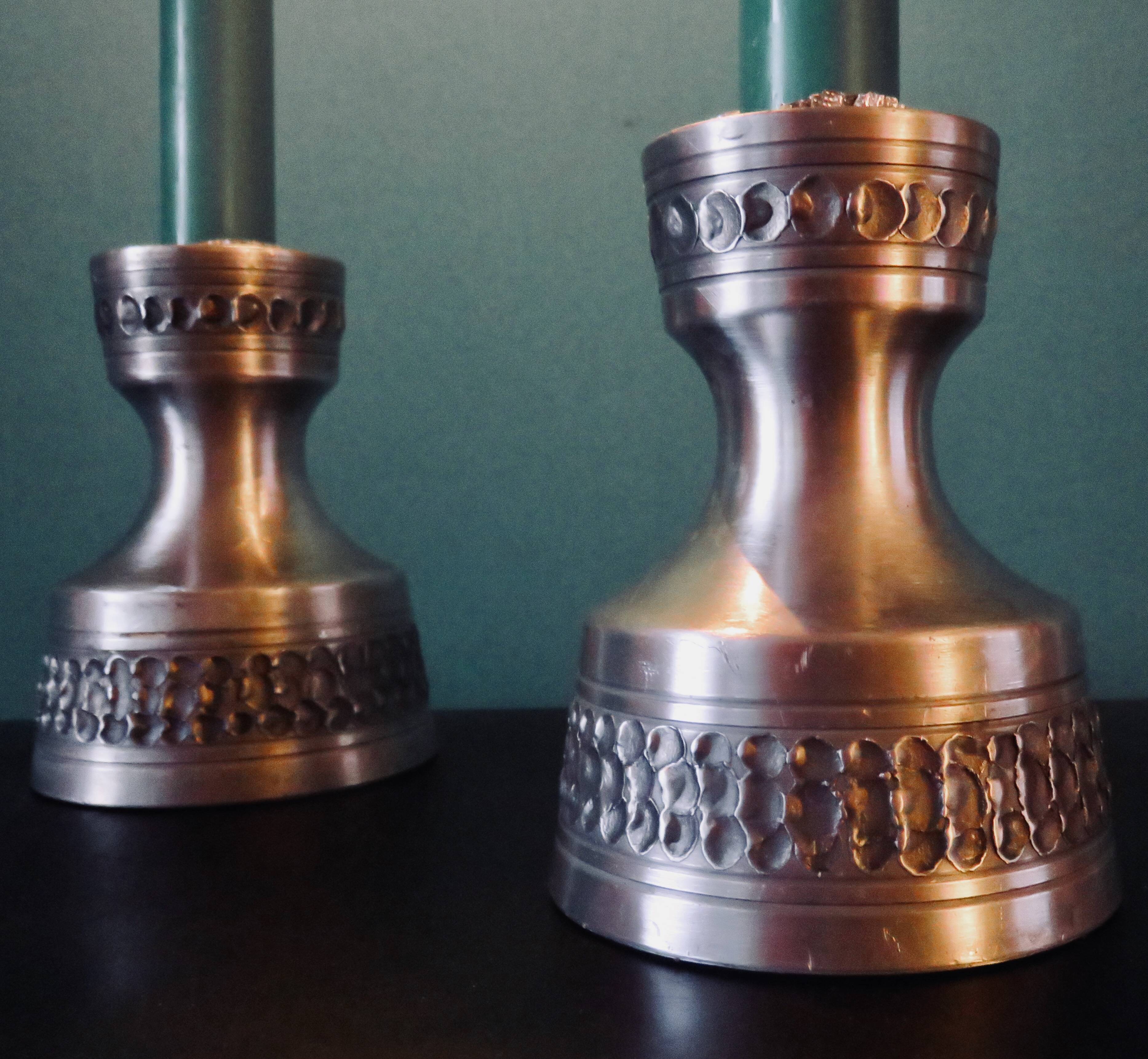 Pair of white pewter candlesticks decorated with bas-relief. "Perletin". Norway 1960