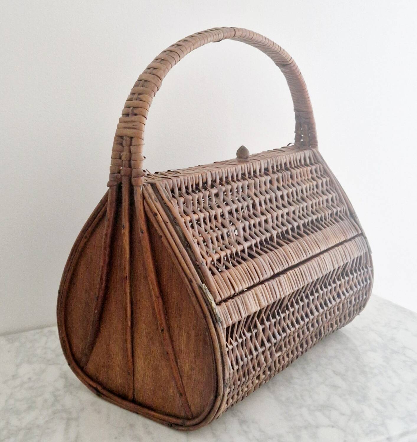 1960s wicker basket handbag