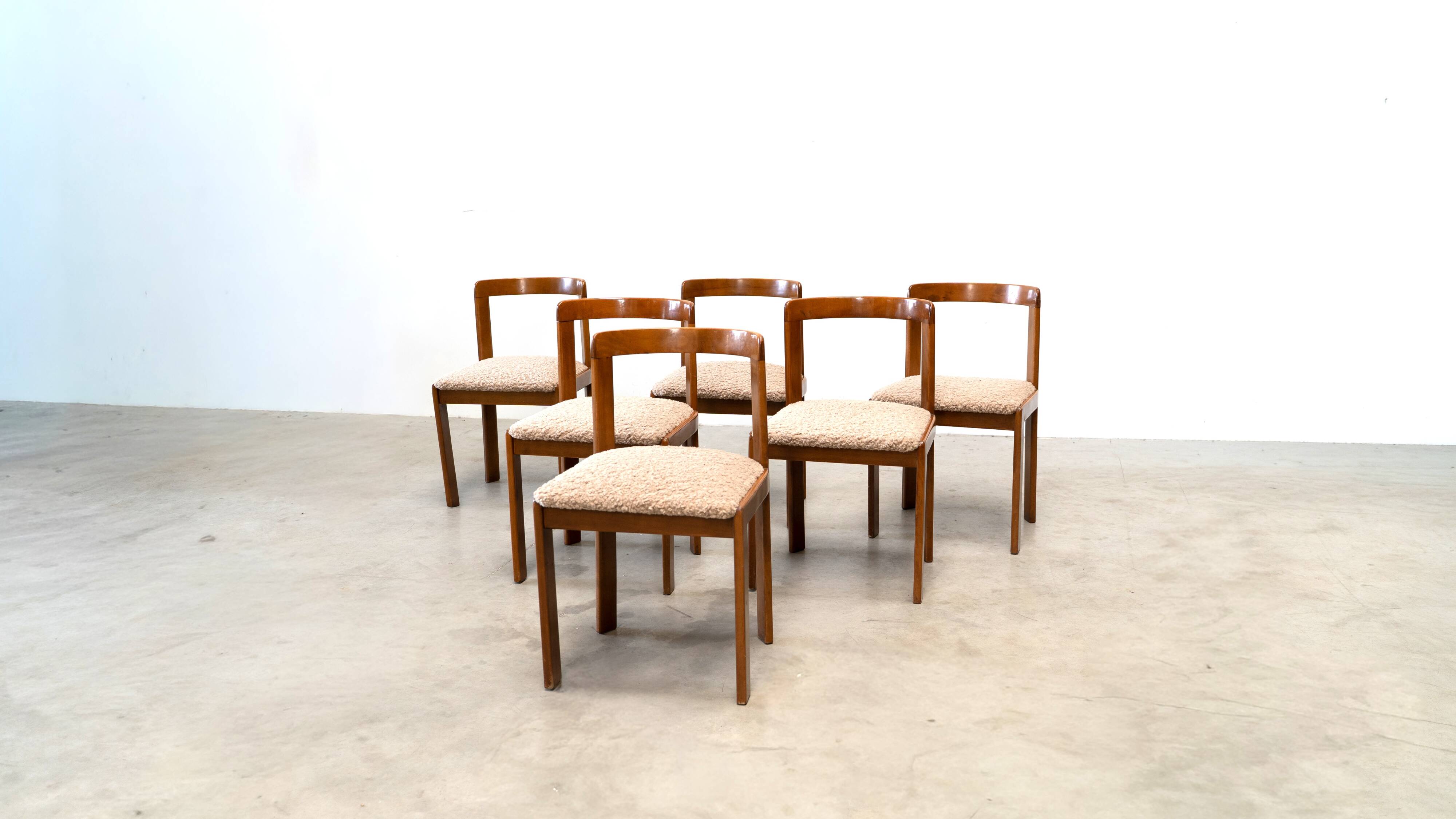 Ensemble de six chaises de salle à manger italiennes