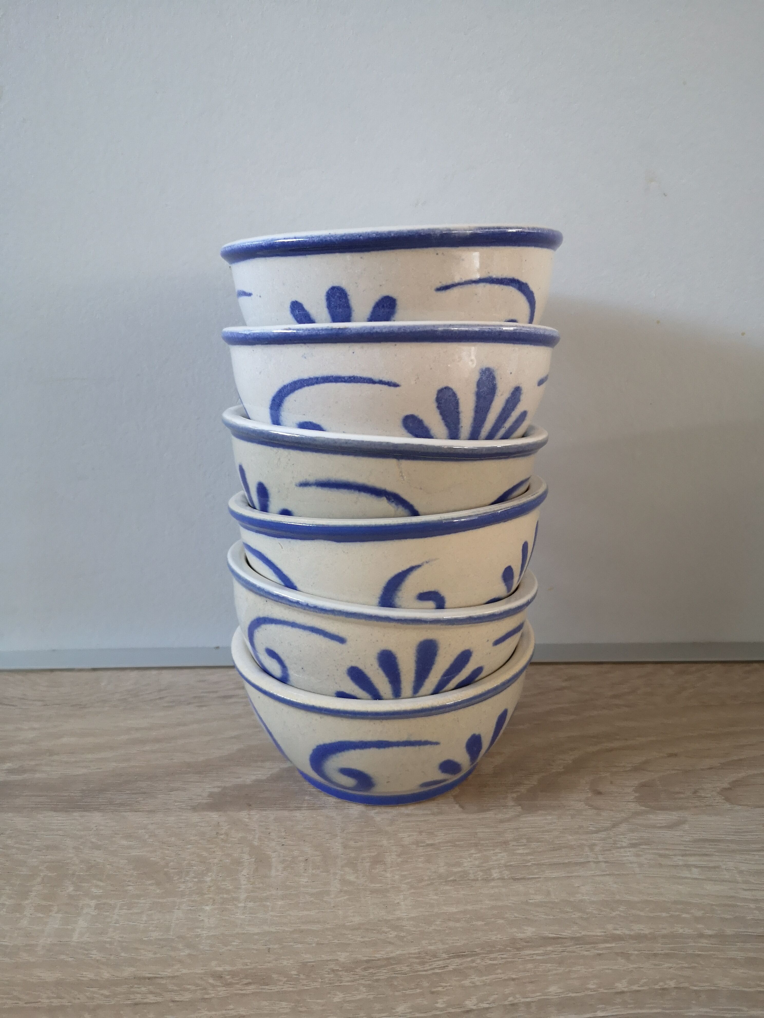 Lot of 6 ceramic ramekins