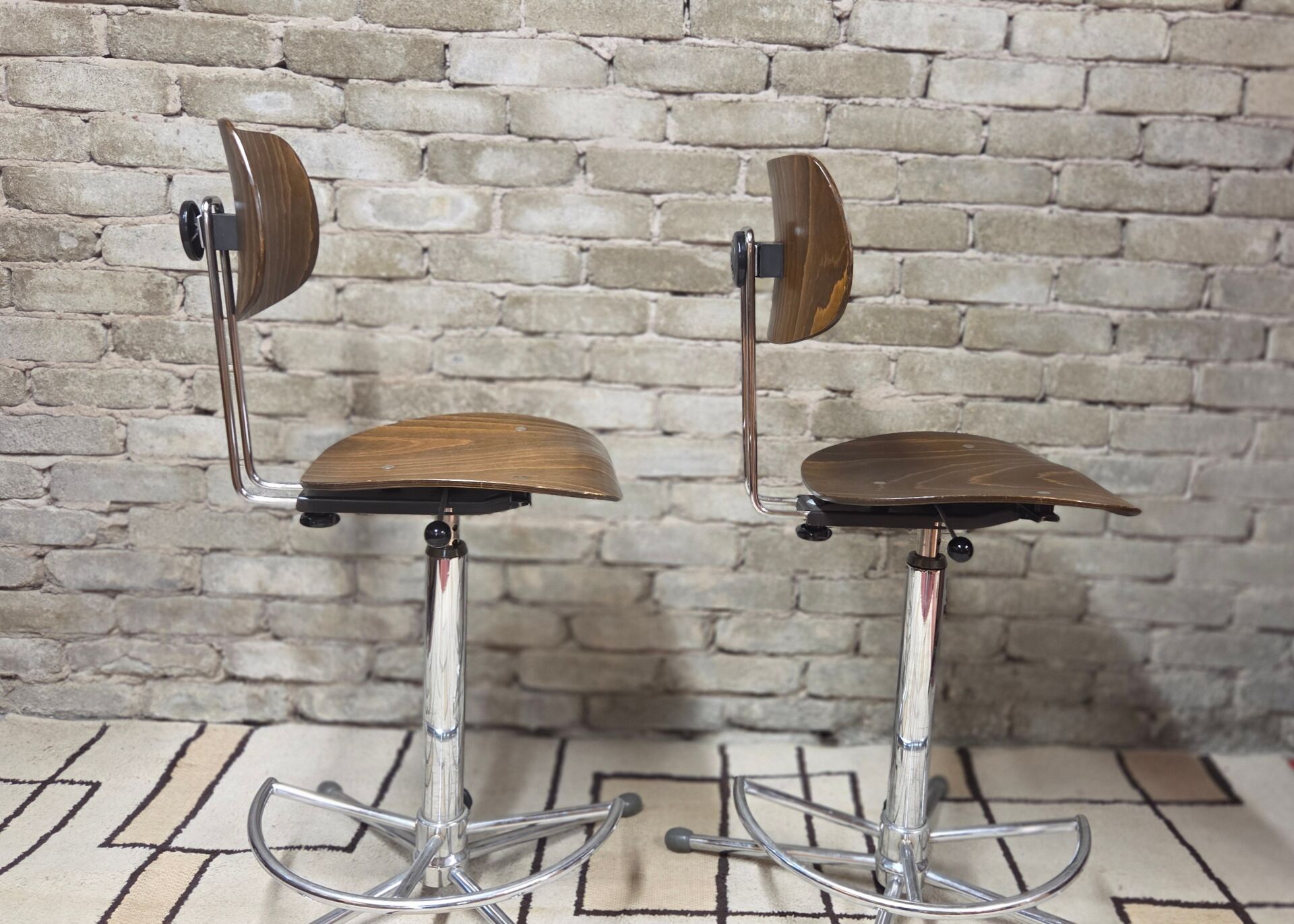 Paire de chaises d’orchestre SE 68 par Egon Eiermann, années 70