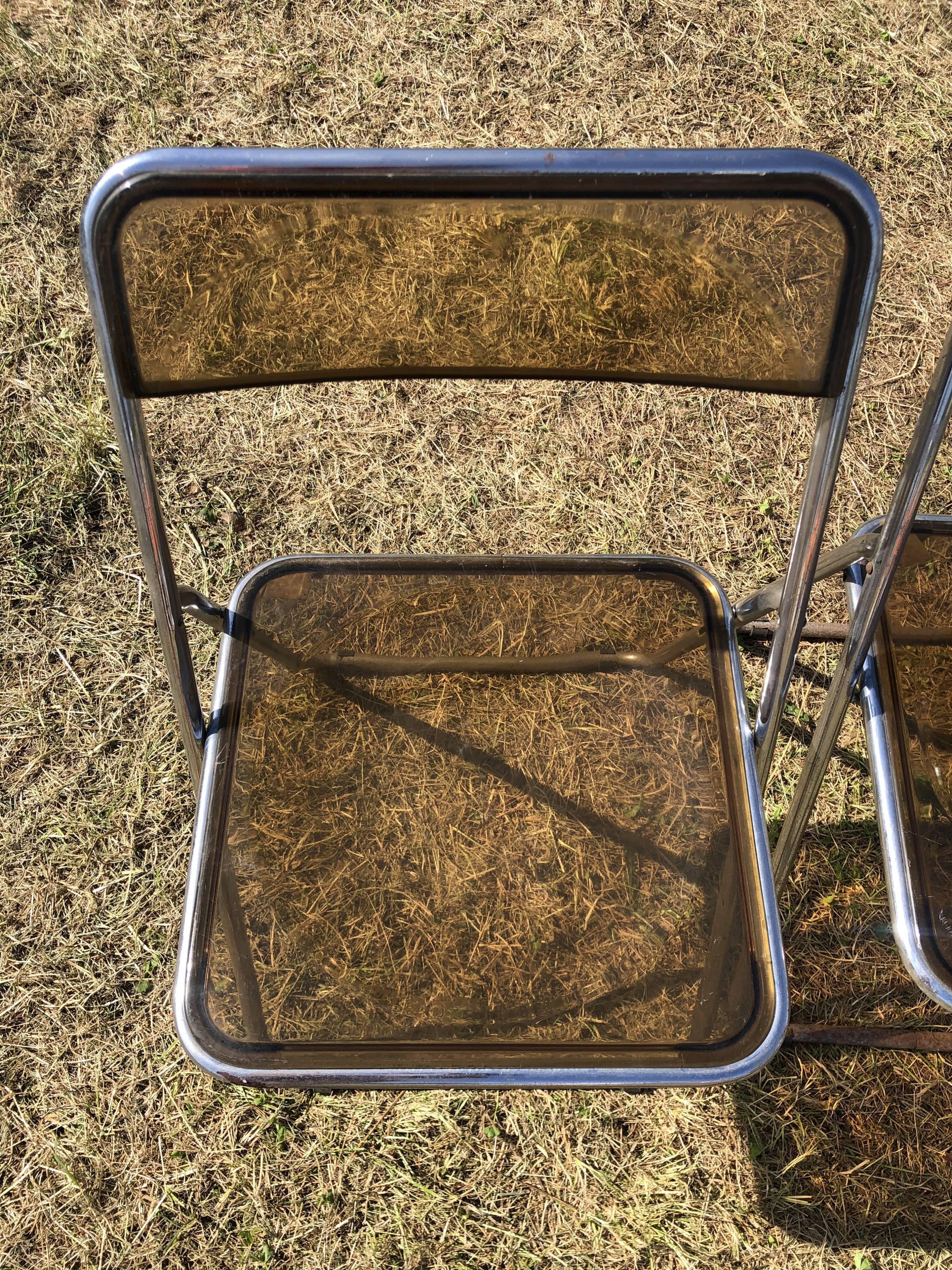 Lot 5 folding chairs in brown plexiglass 70s
